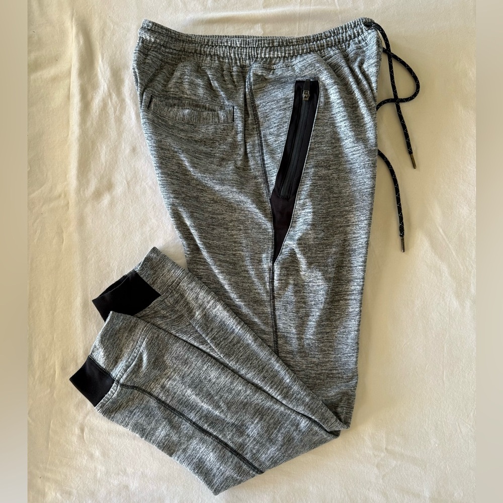 Tilly’s Men Subculture Soft Knit Taper Jogger Pants Zipper Pockets Gray Medium
